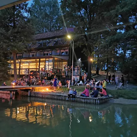 Resort Wyspa Brzozowa Kretowiny