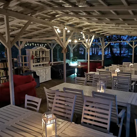 リゾート Wyspa Brzozowa