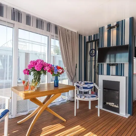 リゾート Wyspa Brzozowa